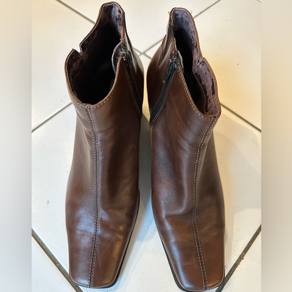 Maripe Leather Heeled Bootie